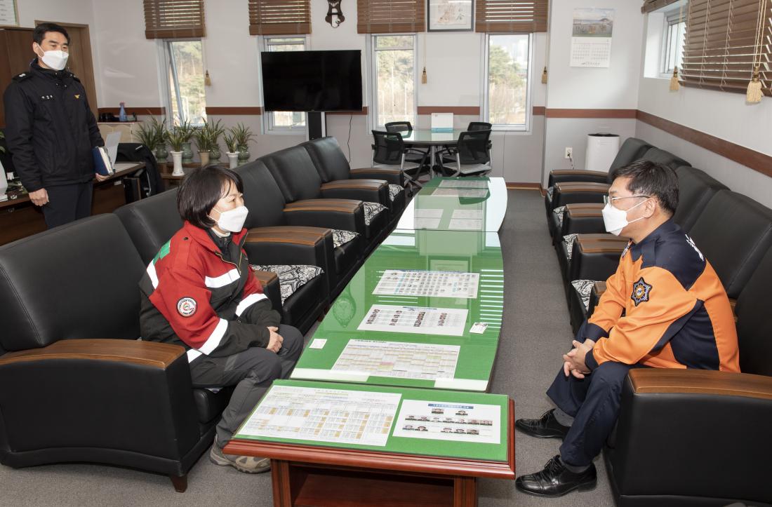 20220308_아홉산 산불 진압_51.jpg