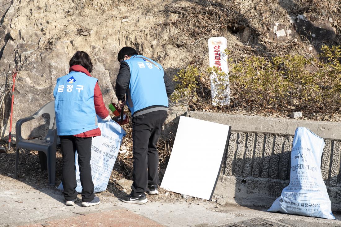20220308_아홉산 산불 진압_49.jpg
