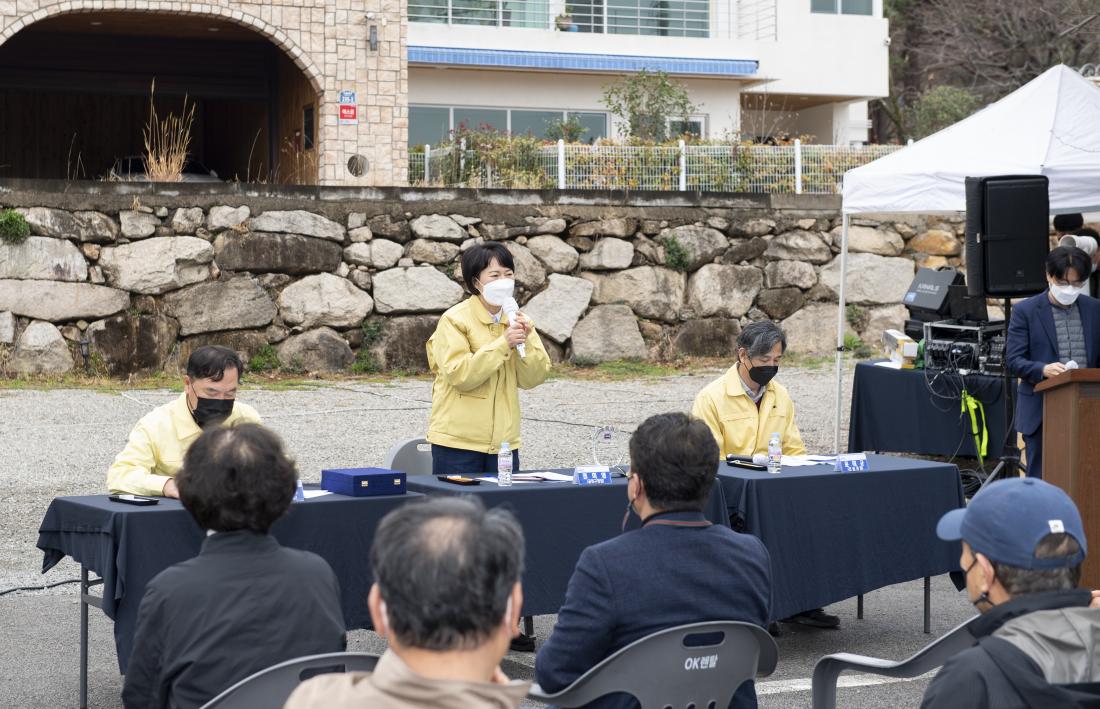 2020314_오륜동 진입도로 확장공사 주민설명회_6.jpg