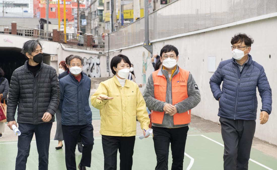 20220317_주민과의 대화 건의사항 현장 방문-장전1동_8.jpg