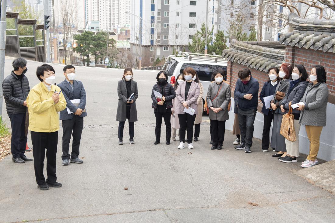 20220317_주민과의 대화 건의사항 현장 방문-장전1동_16.jpg