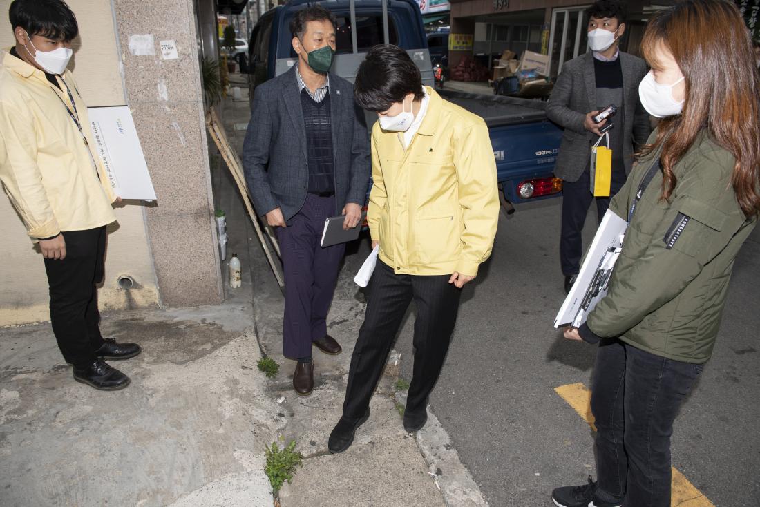 20220317_주민과의 대화 건의사항 현장 방문-장전2동_12.jpg
