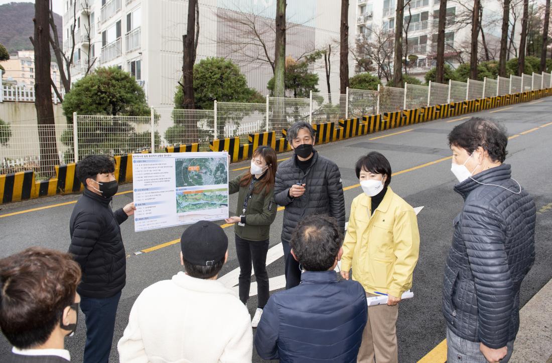20220318_주민과의 대화 건의사항 현장 방문(청룡노포동)_14.jpg