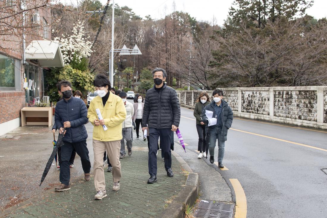 20220318_주민과의 대화 건의사항 현장 방문(청룡노포동)_16.jpg