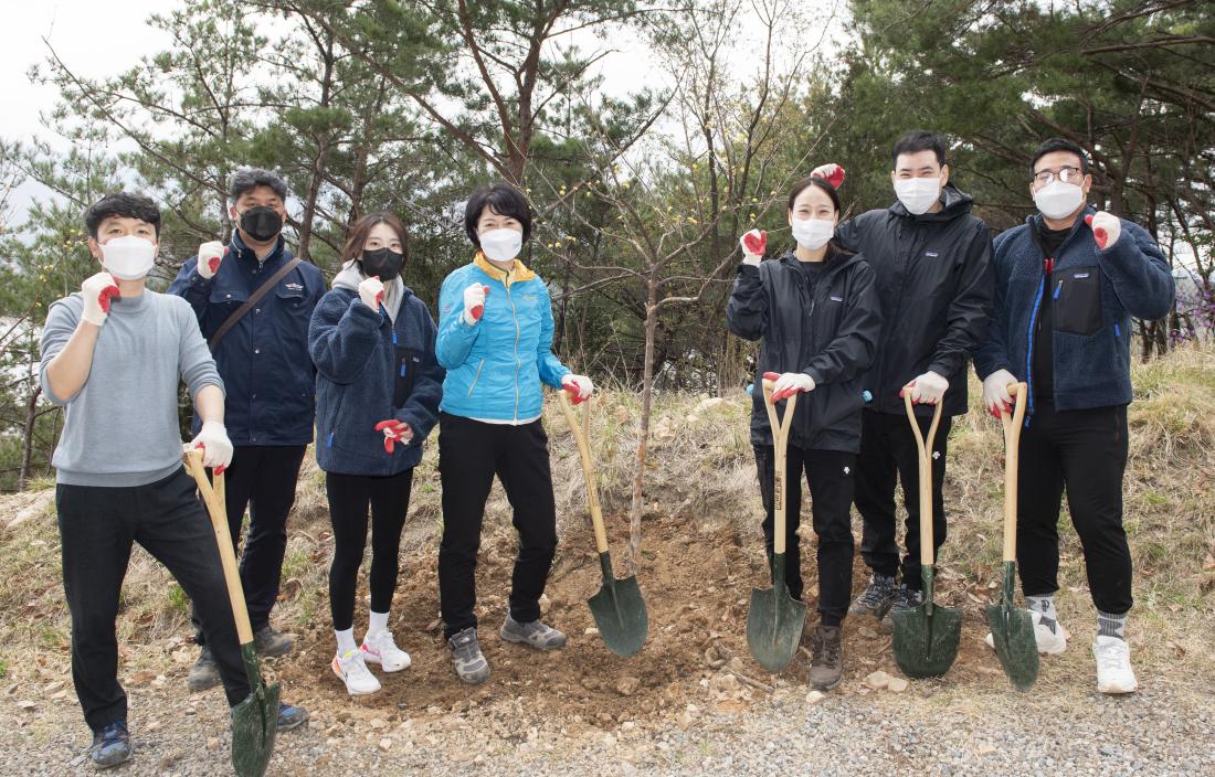 20220331_제77회 식목일 나무심기 행사_29.jpg