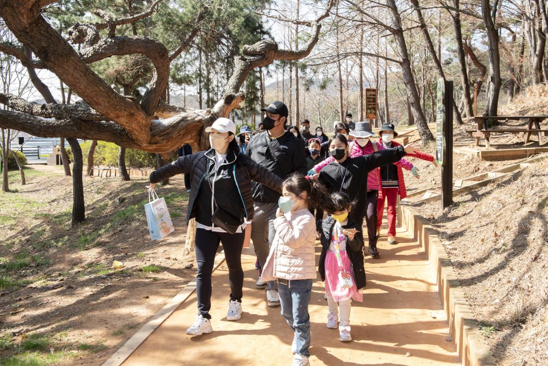 20220402_회동호 소풍여행 '숲과 몸'_17.jpg