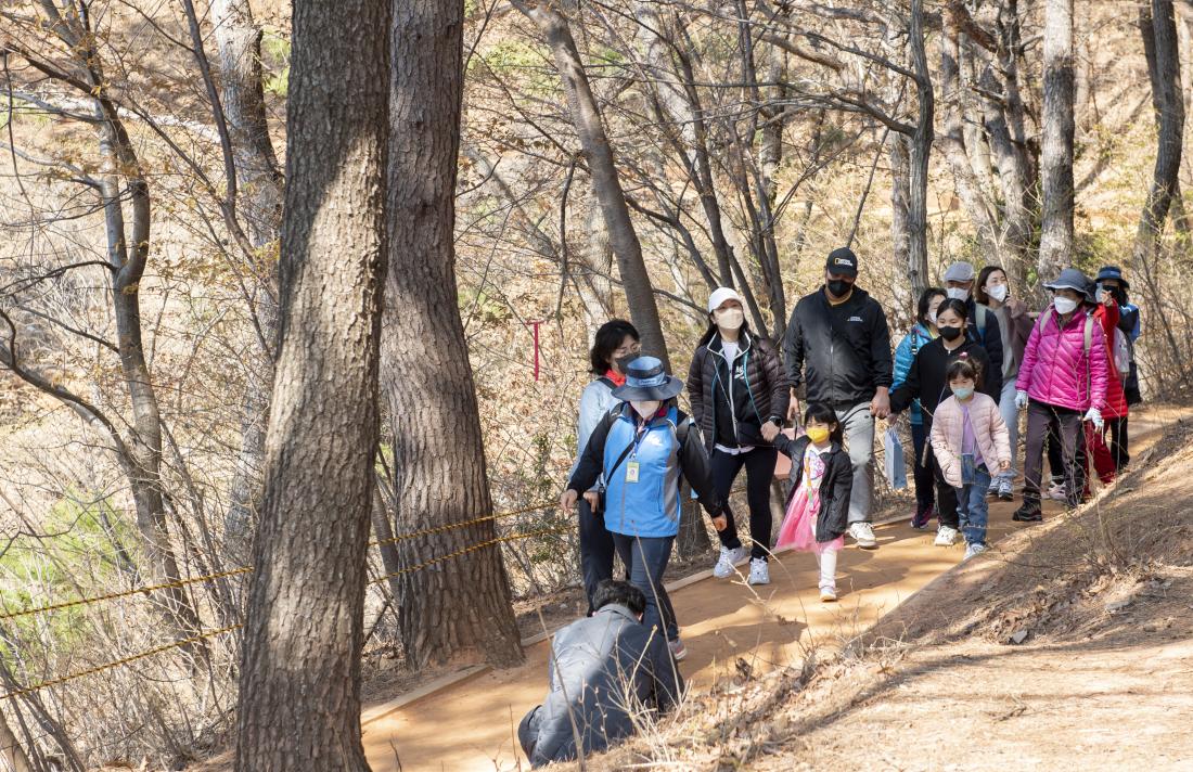 20220402_회동호 소풍여행 '숲과 몸'_14.jpg
