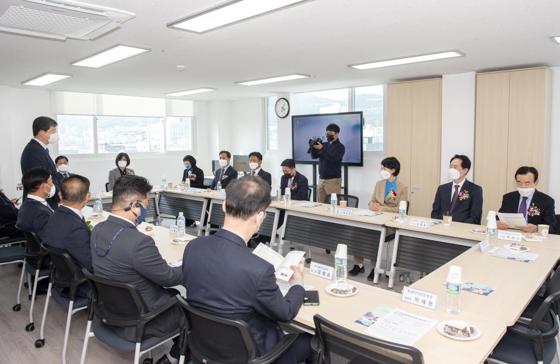 20220422_부산서동의류제조지원센터 개관식_3.jpg