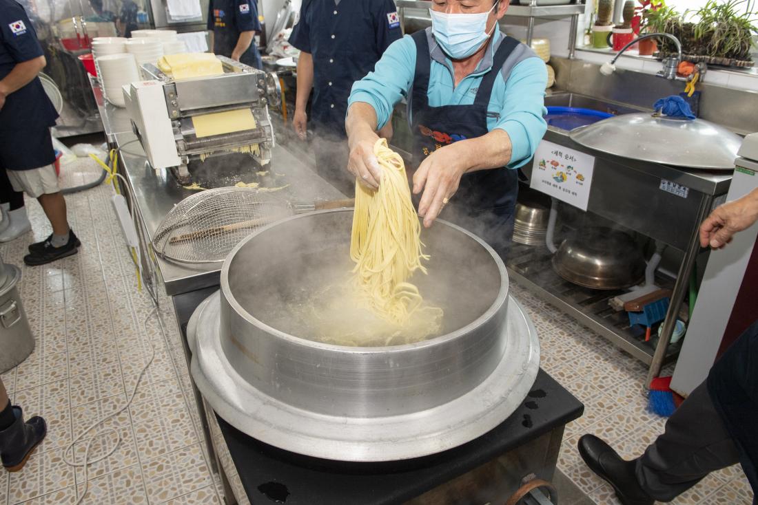 20220621_금정구 중식봉사협회, 이웃사랑무료 급식 나눔_11.jpg