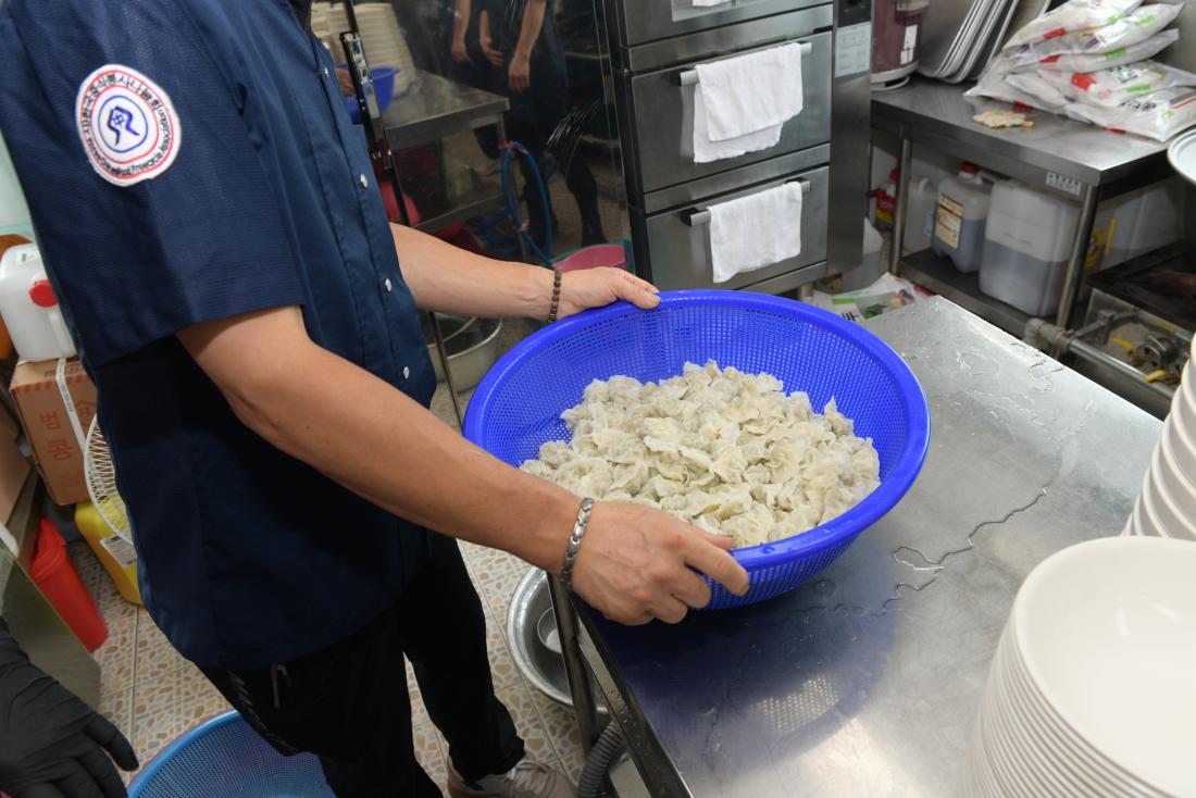 20220621_금정구 중식봉사협회, 이웃사랑무료 급식 나눔_10.JPG