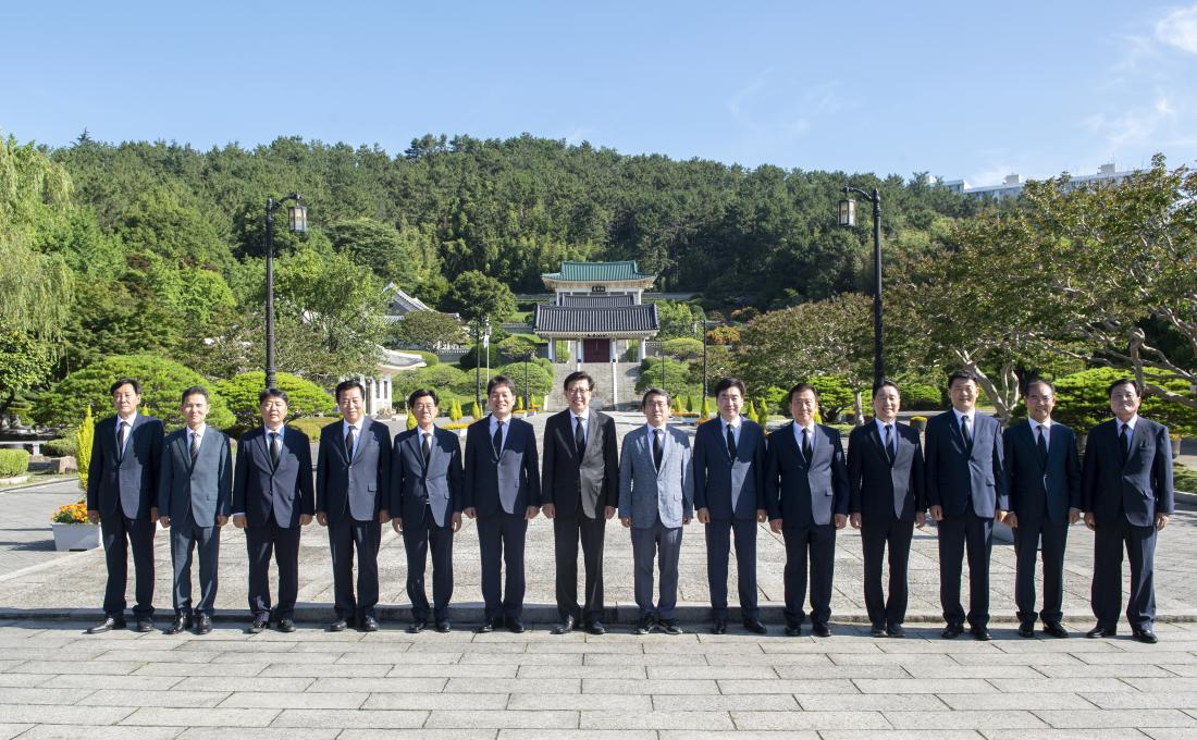 20220701_민선8기 김재윤 금정구청장 충렬사 참배_1.jpg