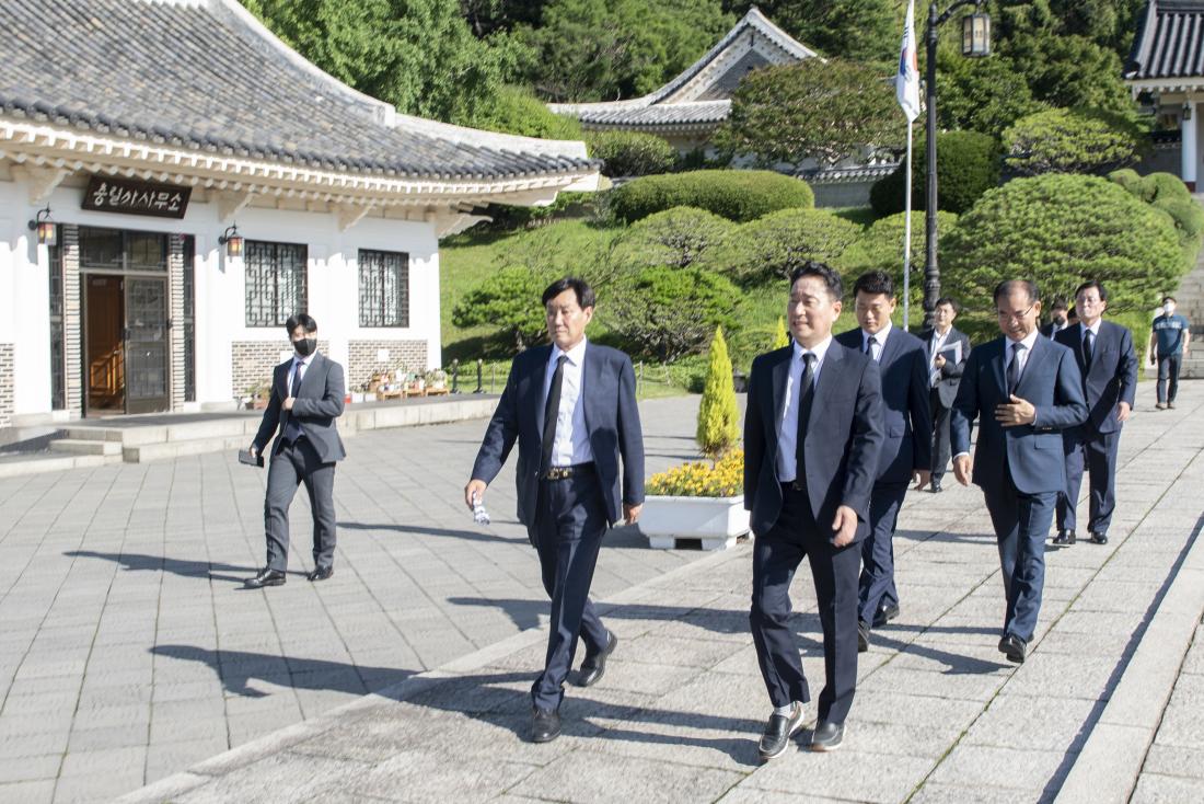 20220701_민선8기 김재윤 금정구청장 충렬사 참배_16.jpg