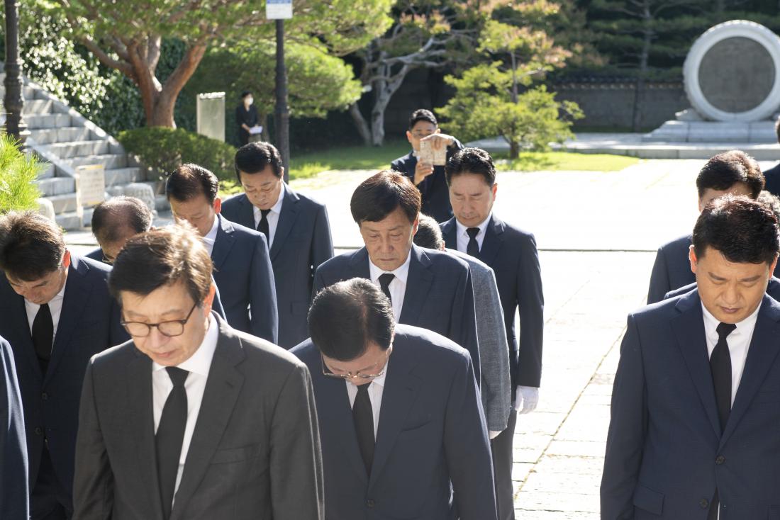 20220701_민선8기 김재윤 금정구청장 충렬사 참배_15.jpg