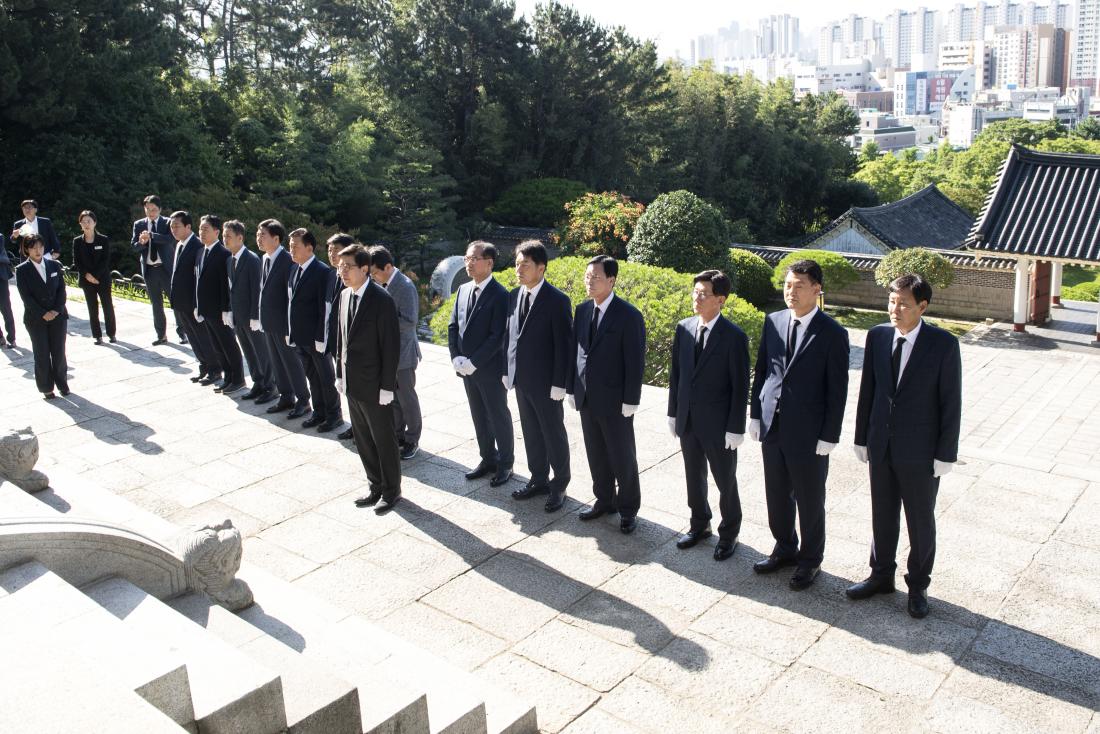 20220701_민선8기 김재윤 금정구청장 충렬사 참배_7.jpg