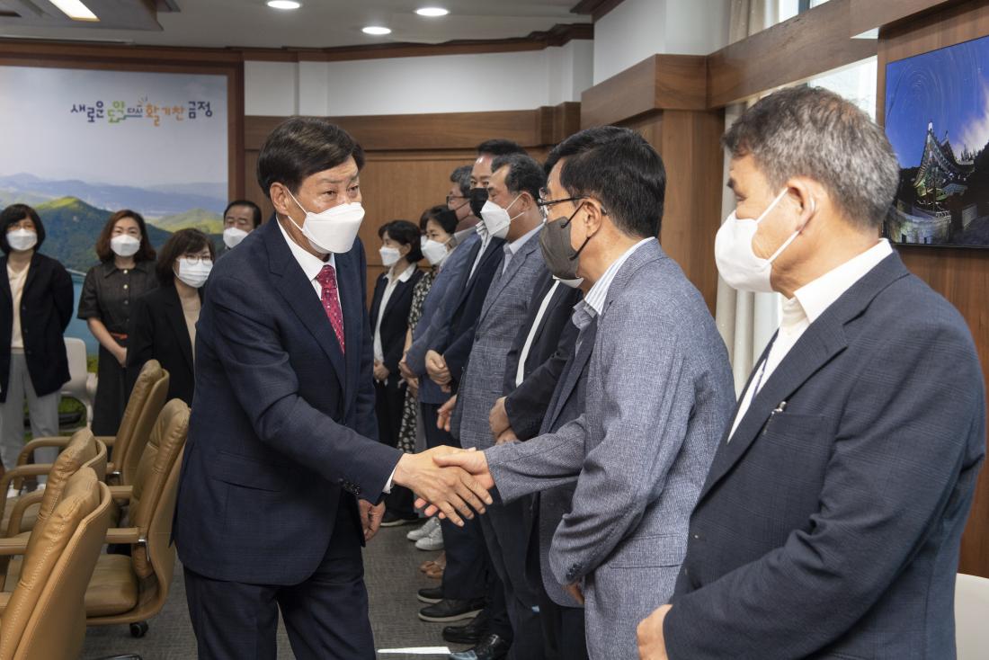 20220701_민선8기 김재윤 금정구청장 사무 인계인수서 서명_7.jpg