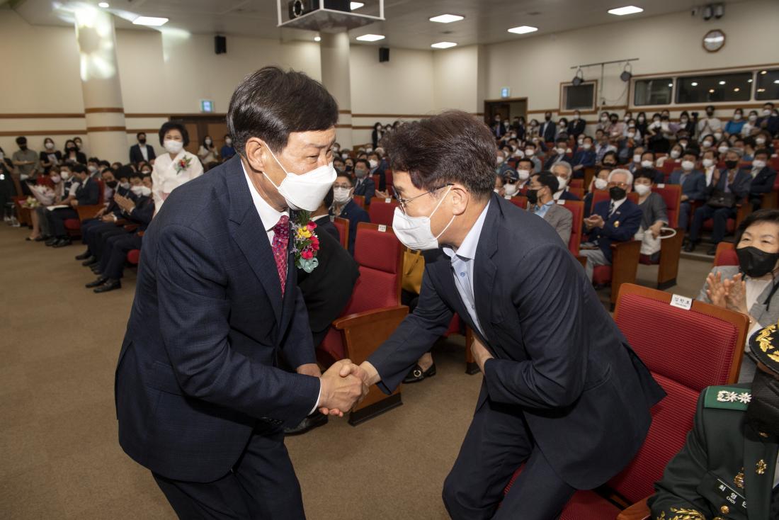 20220701_민선8기 김재윤 금정구청장 취임식_6.jpg