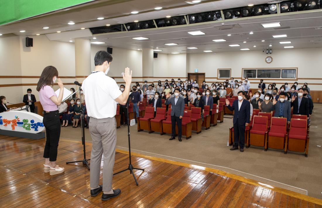 20220707_7월 직원정례조례_7.jpg