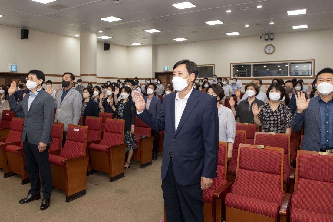 20220707_7월 직원정례조례_4.jpg