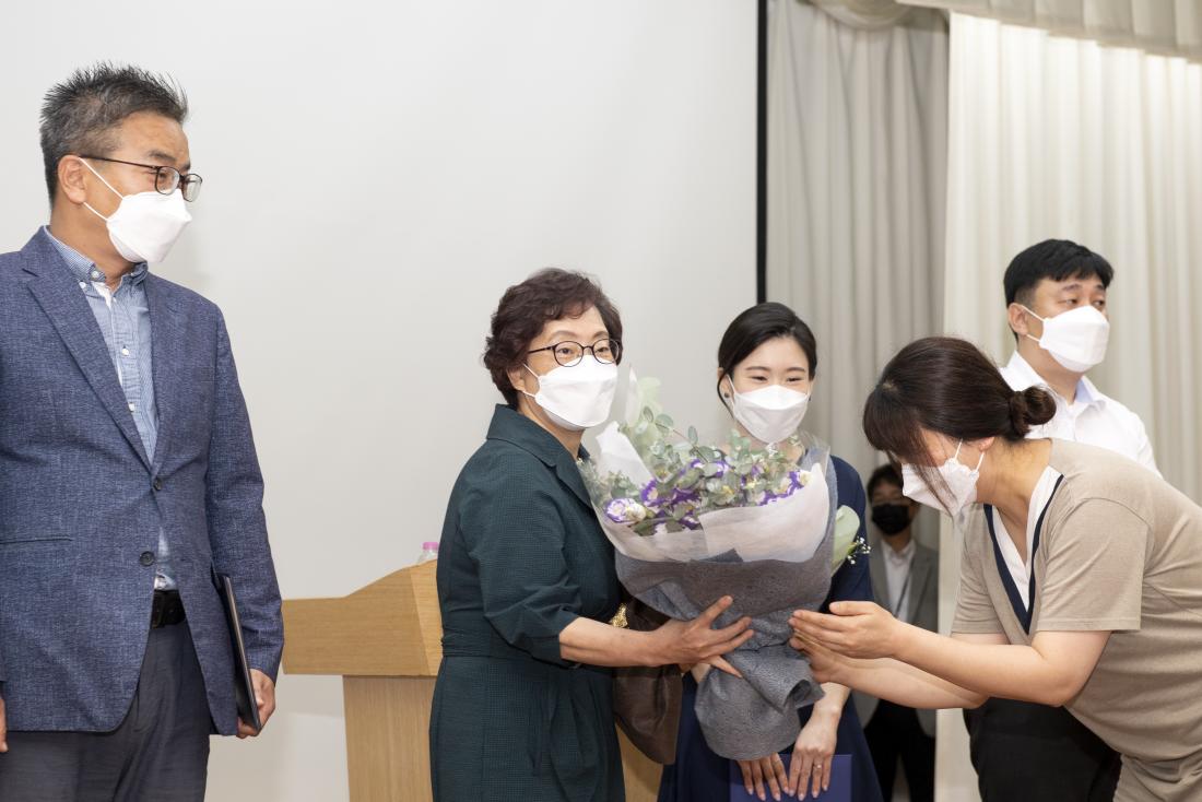 20220707_7월 직원정례조례_18.jpg