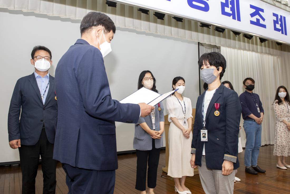 20220707_7월 직원정례조례_22.jpg