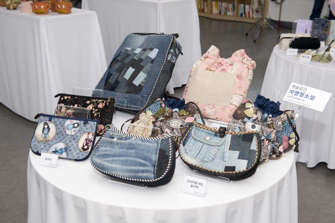 202200720_배움에 빠지다' 평생학습 수강생 작품전_14.jpg