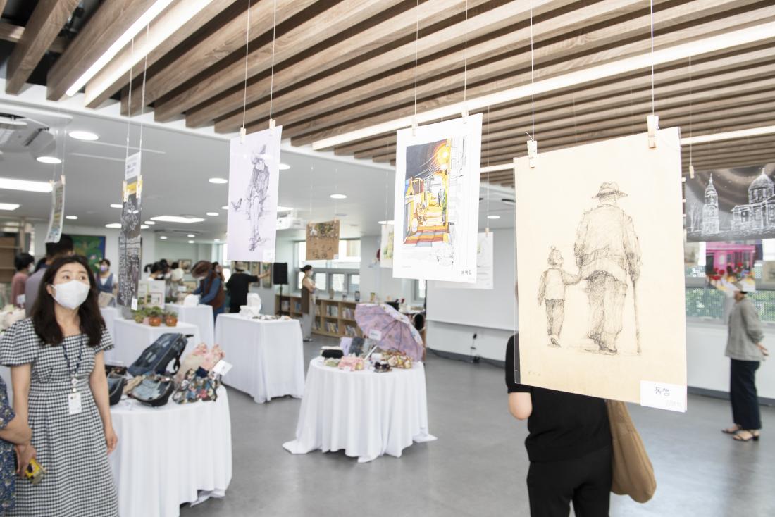 202200720_배움에 빠지다' 평생학습 수강생 작품전_18.jpg