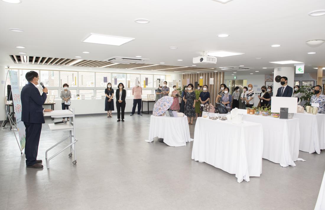 202200720_배움에 빠지다' 평생학습 수강생 작품전_8.jpg