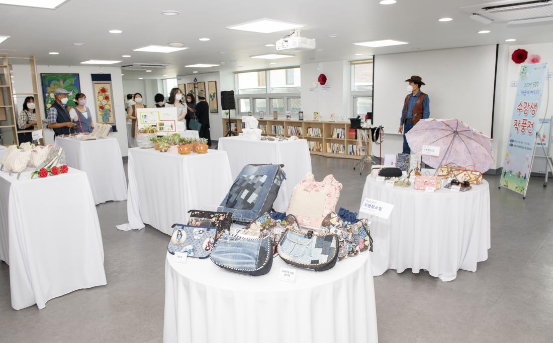 202200720_배움에 빠지다' 평생학습 수강생 작품전_15.jpg