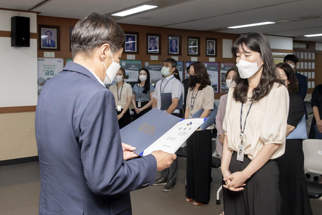 20220722_승진직원 임용장 수여식_15.jpg