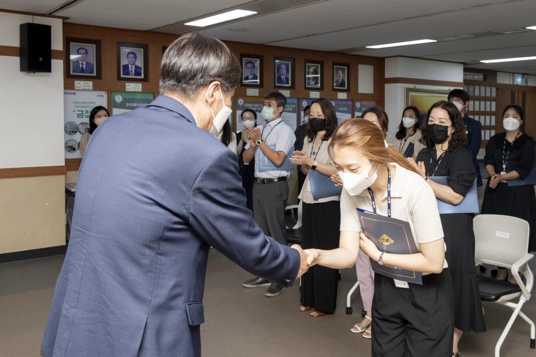 20220722_승진직원 임용장 수여식_17.jpg