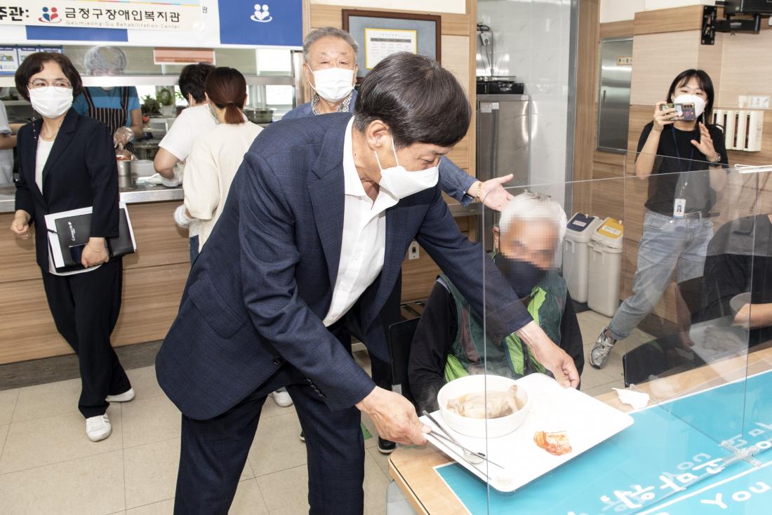 20220726_금정구 장애인복지관 삼계탕 나눔 행사_8.jpg