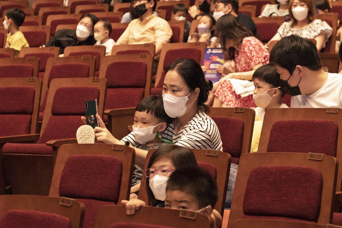 20220813_가족공연예술제 '핑크퐁과 아기상어의 월드투어 쇼'_27.jpg