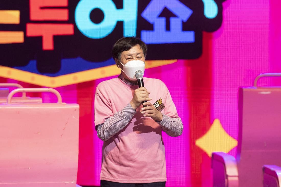 20220813_가족공연예술제 2회차'핑크퐁과 아기상어의 월드투어쇼_12.jpg