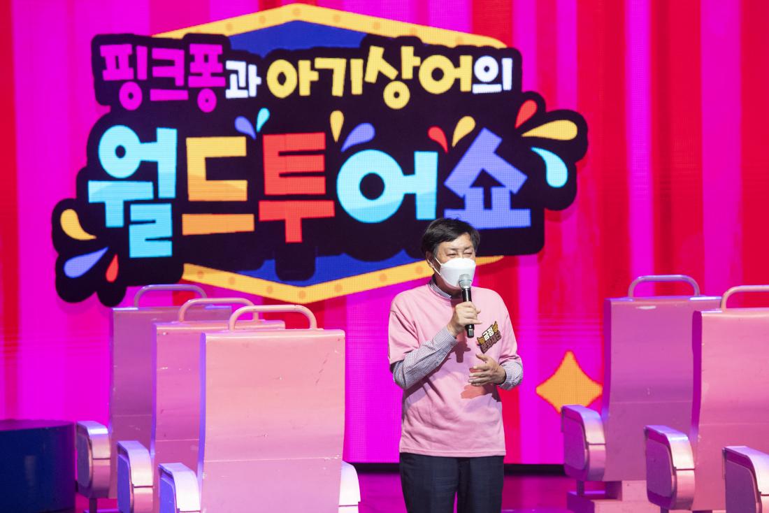 20220813_가족공연예술제 2회차'핑크퐁과 아기상어의 월드투어쇼_11.jpg