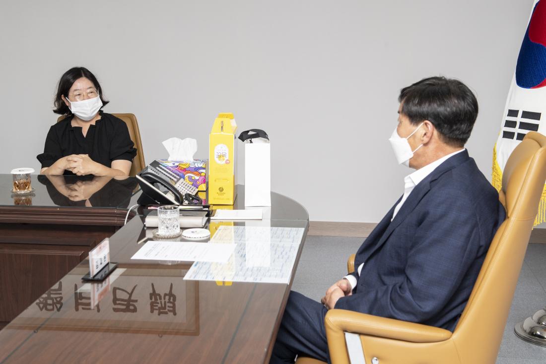 20220817_금정제약, 이웃돕기 성품 기탁_3.jpg