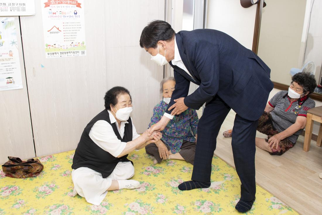 20220819_폭염대비 무더위쉼터(경로당) 방문 및 격려_8.jpg