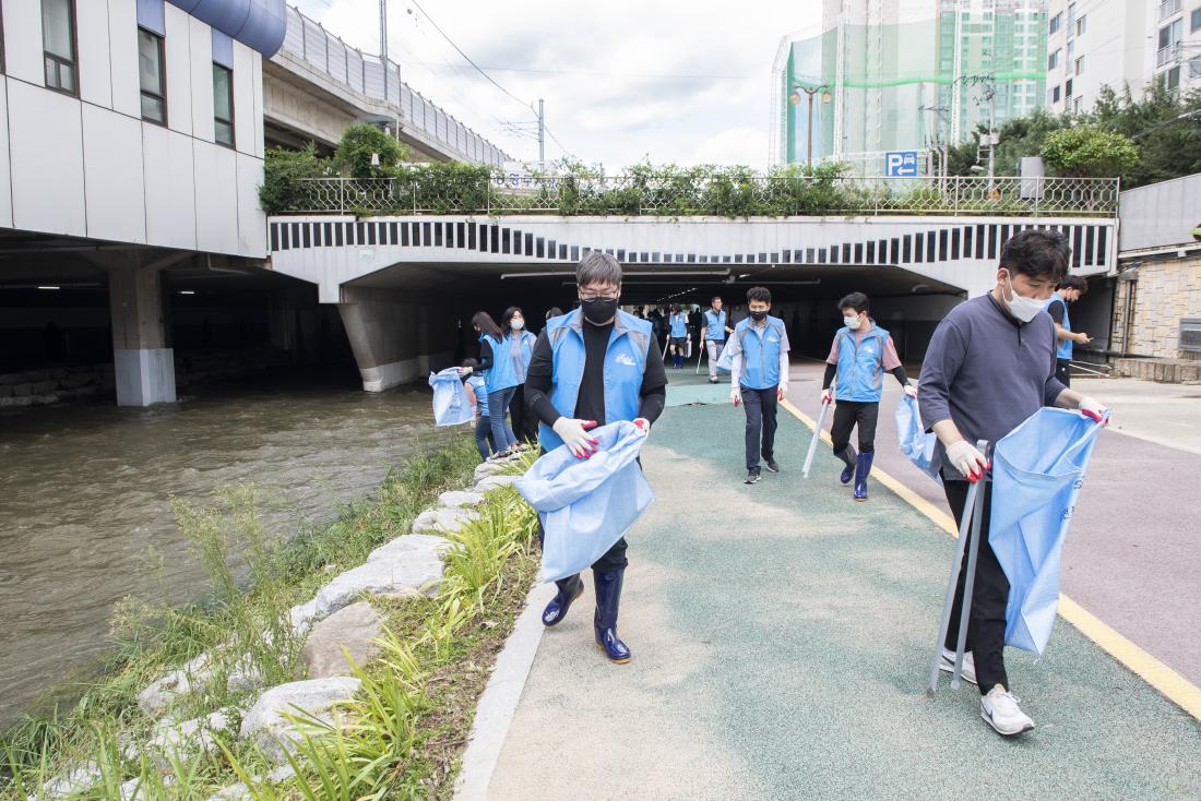 20220906_태풍 '힌남노' 관련 온천천 정비 작업_5.jpg