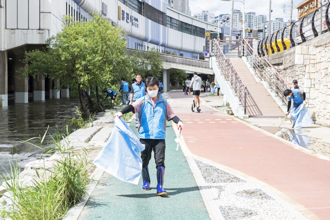 20220906_태풍 '힌남노' 관련 온천천 정비 작업_12.jpg