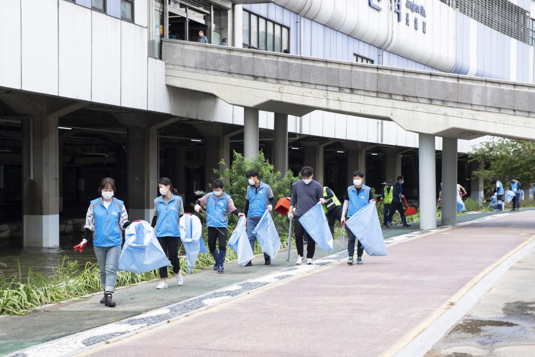 20220906_태풍 '힌남노' 관련 온천천 정비 작업_10.jpg