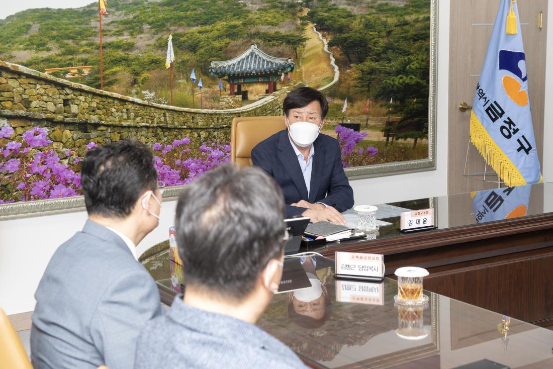 20220907_순복음교회, 이웃돕기 성품 기탁_7.jpg