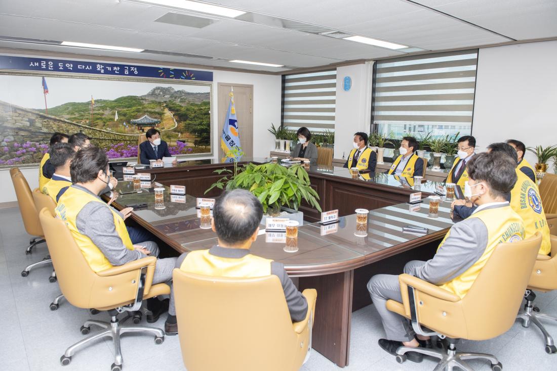 20220926_부산충의라이온스클럽 성품 기탁식_4.jpg