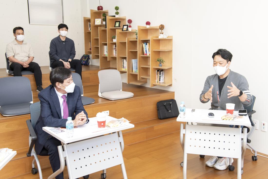 20220927_청년 꿈터플러스 방문_10.jpg
