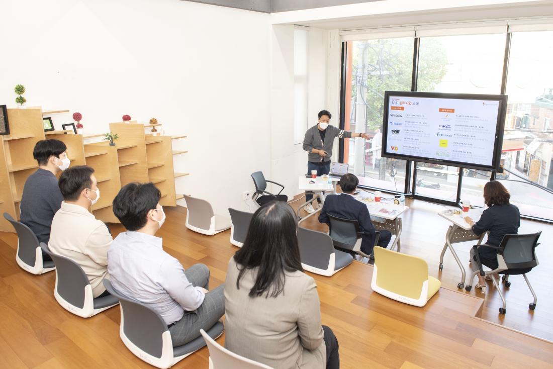 20220927_청년 꿈터플러스 방문_8.jpg