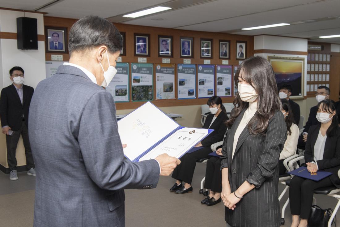 20221011_신규 임용자 임용장 수여식_9.jpg