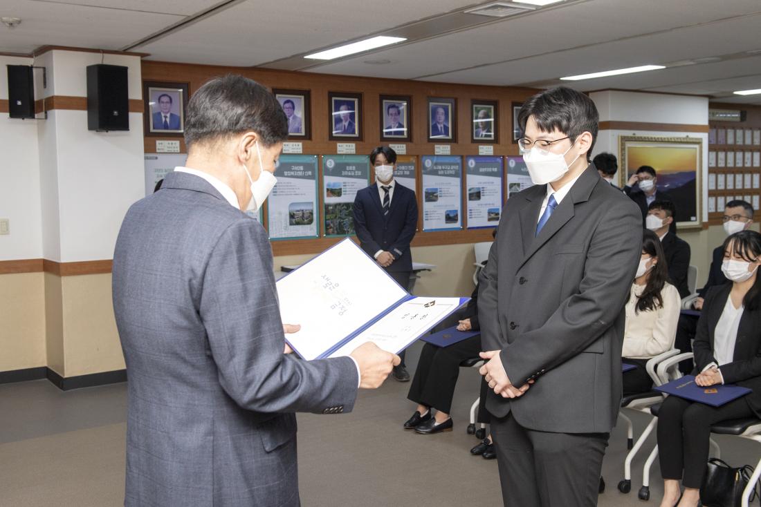 20221011_신규 임용자 임용장 수여식_15.jpg