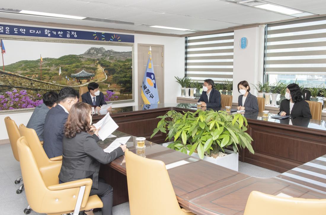 20221017_승진 및 전입 공무원 임용장 수여_10.jpg