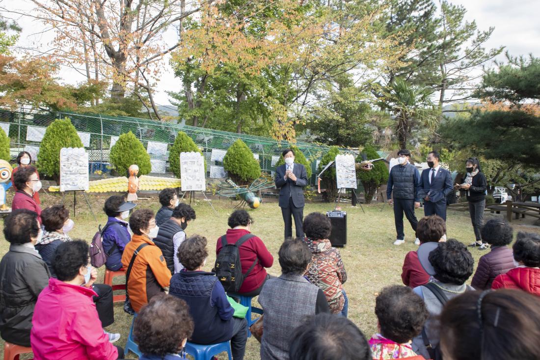 20221025_노인복지사업 활동 사진전_3.jpg