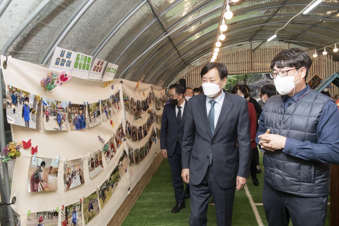 20221025_노인복지사업 활동 사진전_14.jpg