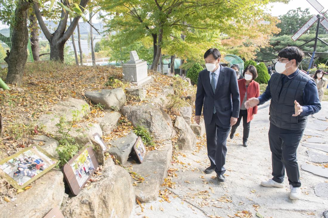20221025_노인복지사업 활동 사진전_9.jpg