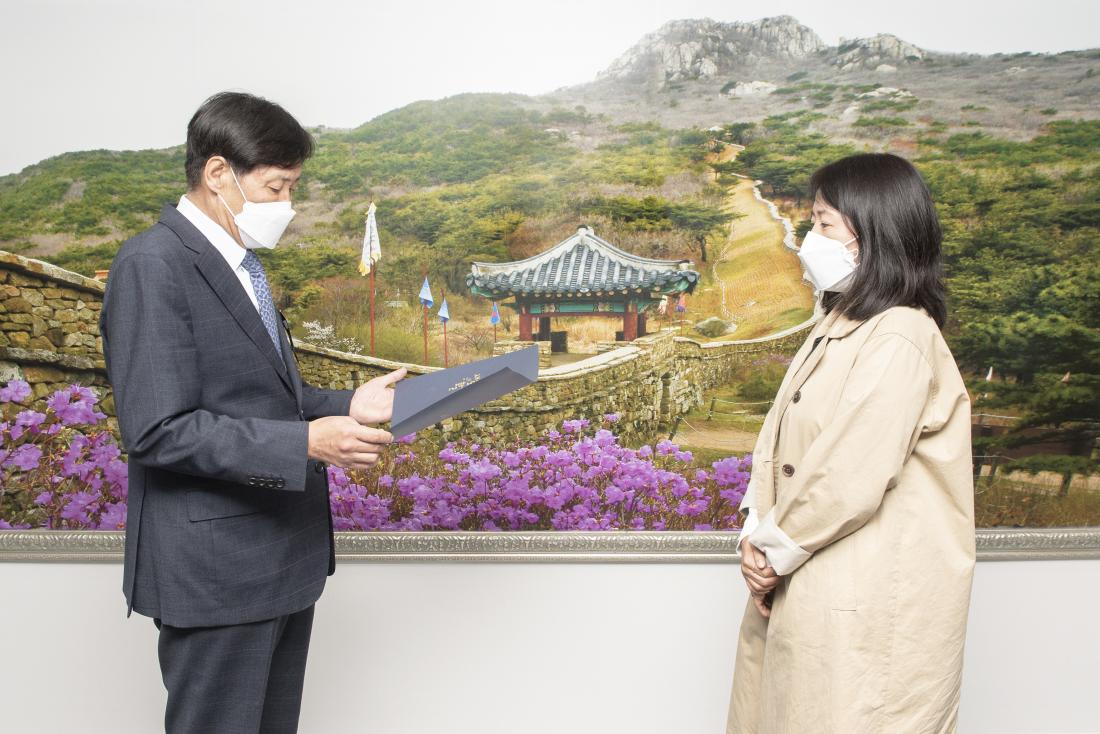 20221101_신규공무원 임용장 수여_9.jpg